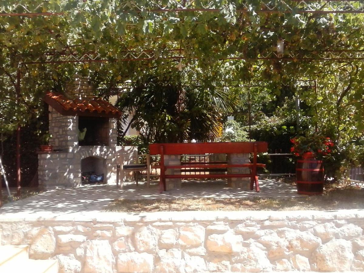 Apartman Sole Apartment Karigador Exterior photo